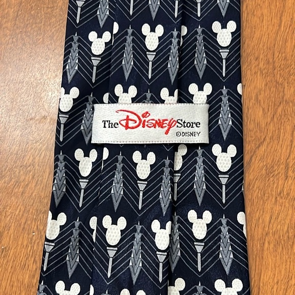 Disney Mickey Mouse tie - Picture 2 of 5